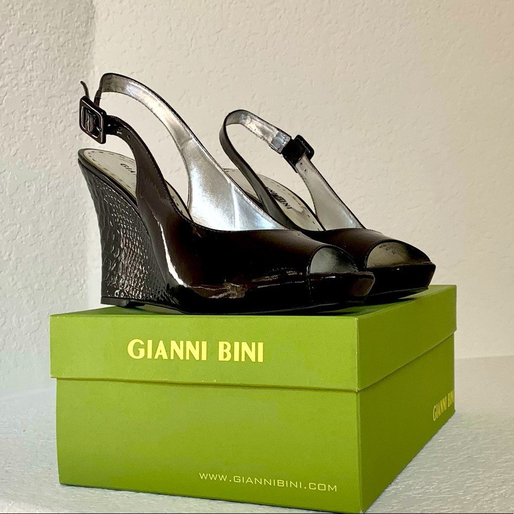 Gianni Bini Wedge Sandals
